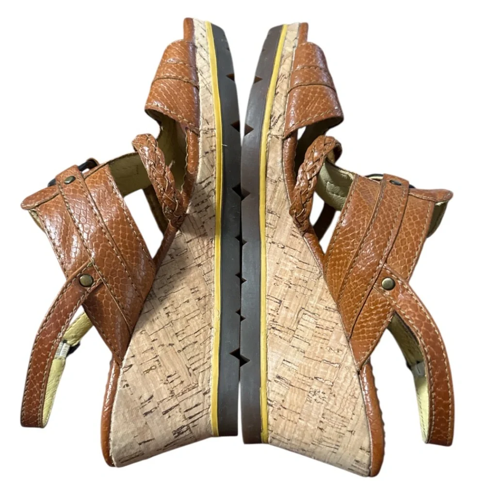 Bussola Light Brown Snake Embossed Leather Sandals Women’s Sz 41 Nearly New!